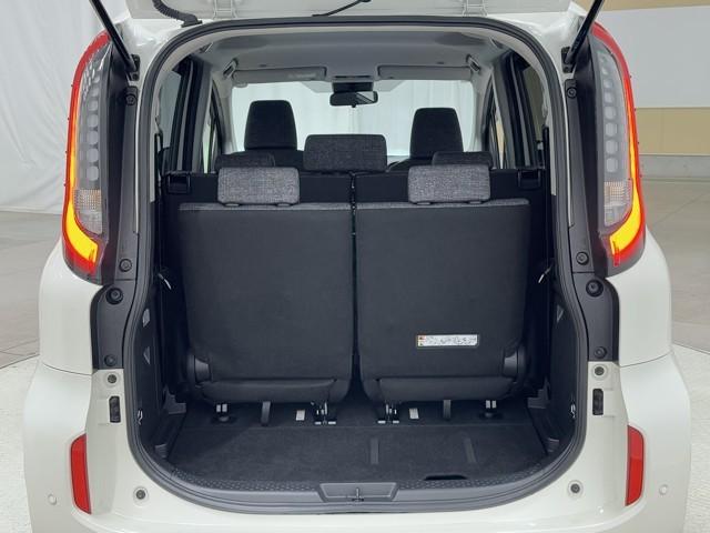 シエンタ ハイブリッドＺ　衝突軽減ブレーキシステム　スマートキーＰスタート　地上デジタル　ＡＣ１００　ＥＳＣ　オートクルーズ　テレビ　イモビ　ＥＴＣ付き　ＬＥＤライト　パワーウィンドウ　ＡＡＣ　ＷＳＲＳ　エアバッグ　キーフリー（16枚目）