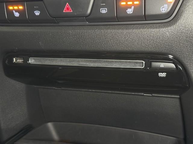 �g���Ղ��b�c���Đ��ł���X�e���I�𑕔����Ă܂��B�@���C�ɓ���̉��y�Ɗy�����h���C�u�ɏo�����܂��傤�B�@�ł��A�O�̉����������Ȃ��Ɗ댯�ł��̂ň��S�ׂ̈ɂ����ʂ͍T���߂ɂ��܂��傤�B