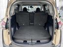 とても広々、大きな開口部の荷室スペースですね。　開口部広々だから、大きな荷物も楽々収納出来ちゃいますね。　荷物スペースは広いほうがいいですよね。