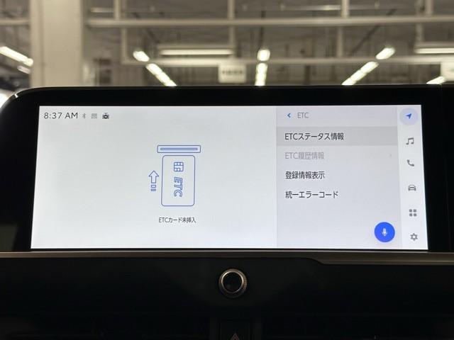 クラウンクロスオーバー Ｇレザーパッケージ　クルーズコントロール　パワーシート　バックモニター　記録簿　ＬＥＤヘッドランプ　レザーシート　ドラレコ　ＥＴＣ　１００Ｖ電源　フルセグＴＶ　４ＷＤ　スマートキー　盗難防止装置　キーレス　ＡＢＳ（7枚目）