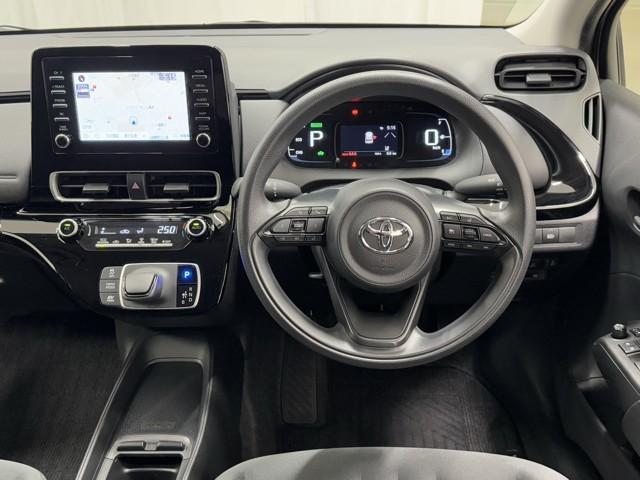 アクア Ｘ　踏み間違い防止　１００Ｖ　イモビ　ドライブレコーダー　ナビ　点検記録簿　ＬＥＤヘッドライト　スマートキー　横滑り防止機能　キーレスエントリー　オートクルーズ　オートエアコン　ＥＴＣ　カーテンエアバッグ（4枚目）