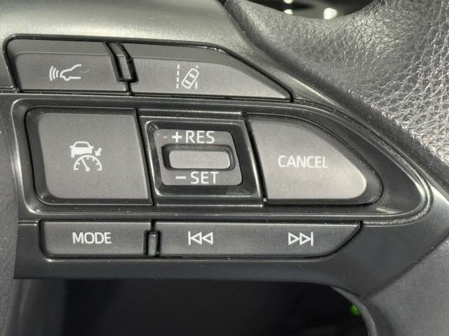 アクア Ｘ　踏み間違い防止　１００Ｖ　イモビ　ドライブレコーダー　ナビ　点検記録簿　ＬＥＤヘッドライト　スマートキー　横滑り防止機能　キーレスエントリー　オートクルーズ　オートエアコン　ＥＴＣ　カーテンエアバッグ（11枚目）