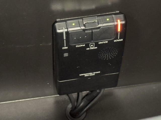 アルファード ２．５Ｓ　両側電動パワースライドドア　地上デジタル　Ｗエアコン　アイドリングストップ　フルオートエアコン　盗難防止システム　横滑り防止　ＡＷ　クルーズＣ　ナビ＆ＴＶ　パワーステアリング　メモリナビ　点検記録簿（8枚目）