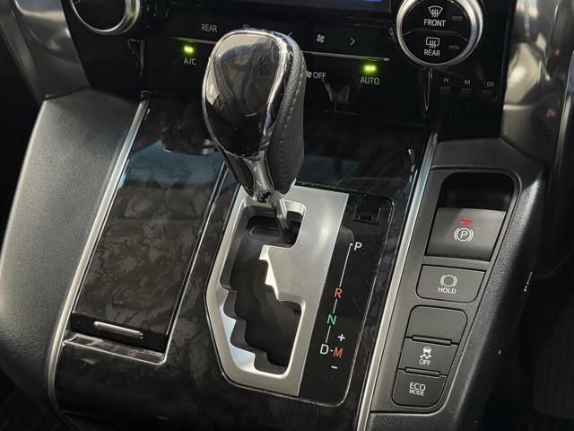 アルファード ２．５Ｓ　両側電動パワースライドドア　地上デジタル　Ｗエアコン　アイドリングストップ　フルオートエアコン　盗難防止システム　横滑り防止　ＡＷ　クルーズＣ　ナビ＆ＴＶ　パワーステアリング　メモリナビ　点検記録簿（12枚目）