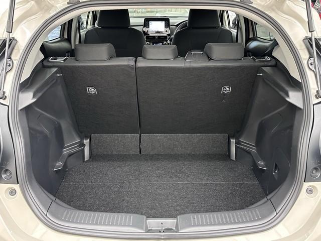 アクア X 踏み間違い防止 100V イモビ ドライブレコーダー ナビ 点検記録簿 LEDヘッドライト スマートキー 横滑り防止機能 キーレスエントリー ワンオーナー オートクルーズ オートエアコン ETC(18枚目)