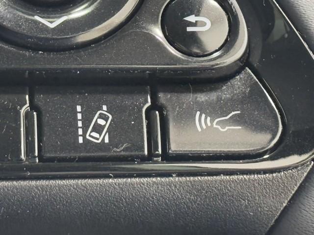 プリウス Ｓツーリングセレクション　エアバック　Ｂモニ　アイスト　定期点検記録簿　ＬＥＤヘッド　イモビ　オートクルーズ　横滑り防止　サイドエアバック　ドラレコ付き　ＥＴＣ　スマートキー　メモリ－ナビ　助手席エアバック　ナビＴＶ　ＡＢＳ（13枚目）