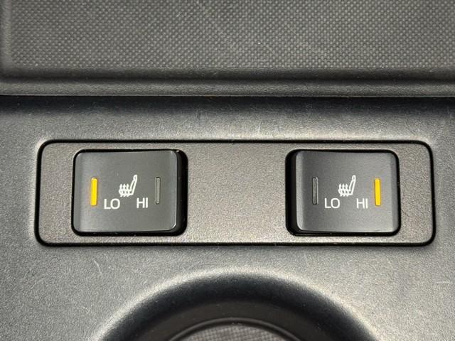 プリウス Ｓツーリングセレクション　エアバック　Ｂモニ　アイスト　定期点検記録簿　ＬＥＤヘッド　イモビ　オートクルーズ　横滑り防止　サイドエアバック　ドラレコ付き　ＥＴＣ　スマートキー　メモリ－ナビ　助手席エアバック　ナビＴＶ　ＡＢＳ（15枚目）