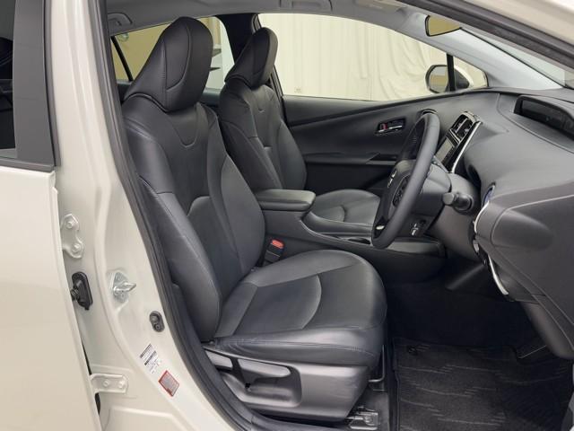 プリウス Ｓツーリングセレクション　エアバック　Ｂモニ　アイスト　定期点検記録簿　ＬＥＤヘッド　イモビ　オートクルーズ　横滑り防止　サイドエアバック　ドラレコ付き　ＥＴＣ　スマートキー　メモリ－ナビ　助手席エアバック　ナビＴＶ　ＡＢＳ（16枚目）