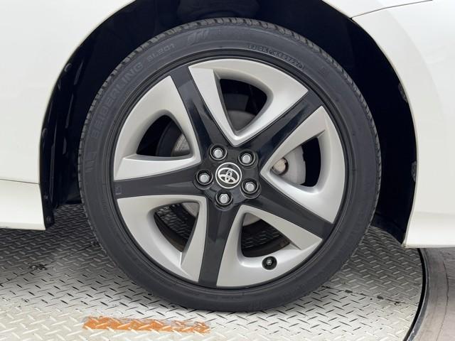 プリウス Ｓツーリングセレクション　エアバック　Ｂモニ　アイスト　定期点検記録簿　ＬＥＤヘッド　イモビ　オートクルーズ　横滑り防止　サイドエアバック　ドラレコ付き　ＥＴＣ　スマートキー　メモリ－ナビ　助手席エアバック　ナビＴＶ　ＡＢＳ（18枚目）