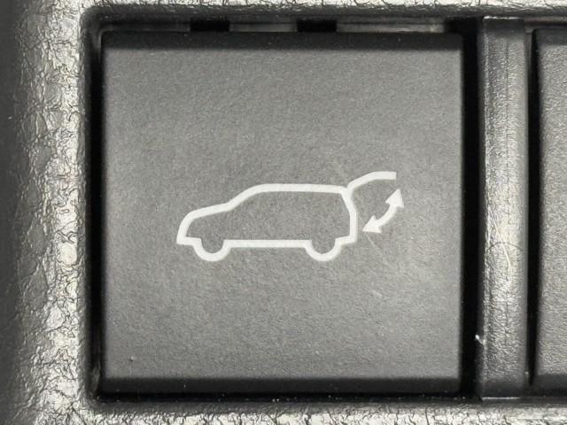 ハリアー Ｚ　盗難防止　運転席パワーシート　地デジ　横滑防止装置　リアビューカメラ　ヘッドライトＬＥＤ　アルミホイール　点検記録簿　Ｗエアバッグ　キーレス　ドラレコ付き　スマートキ－　サイドエアバッグ　エアコン（17枚目）