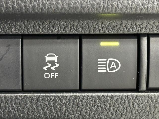 ハリアー Ｇ　衝突回避ブレーキ　ＡＵＸ接続　セキュリティーアラーム　ＡＡＣ　バックモニタ－　１オーナ　横滑防止装置　ＬＥＤランプ　スマキー　キーフリー　ＡＷ　ＥＴＣ車載器　ＰＳ　パワーウインドウ　パワ－シ－ト（13枚目）