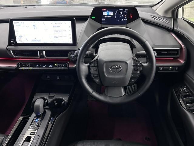 プリウス Ｚ　リアカメラ　プリクラッシュ　ＰＷシート　１オーナ　エアロ　メモリナビ　ＡＣ１００Ｖ電源　ＬＥＤランプ　ナビ・ＴＶ　オートクルーズ　アルミホイール　ドライブレコーダ　ＡＣ　運転席エアバッグ　ＥＴＣ付（4枚目）