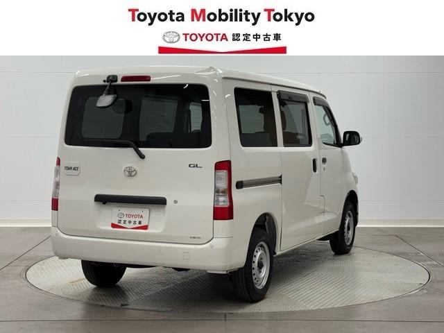 タウンエースバン ＧＬ　プリクラッシュ　ＬＥＤランプ　助手席エアバック　パワーウィンド　リモコンキー　アイストップ　メモリナビ　ナビＴＶ　イモビライザー　パワーステアリング　フルセグテレビ　バックカメラ　エアバック　ＥＴＣ（2枚目）