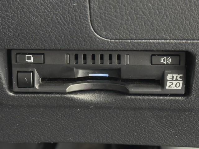 タウンエースバン ＧＬ　プリクラッシュ　ＬＥＤランプ　助手席エアバック　パワーウィンド　リモコンキー　アイストップ　メモリナビ　ナビＴＶ　イモビライザー　パワーステアリング　フルセグテレビ　バックカメラ　エアバック　ＥＴＣ（8枚目）