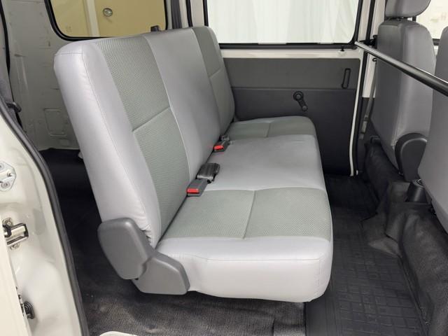 タウンエースバン ＧＬ　プリクラッシュ　ＬＥＤランプ　助手席エアバック　パワーウィンド　リモコンキー　アイストップ　メモリナビ　ナビＴＶ　イモビライザー　パワーステアリング　フルセグテレビ　バックカメラ　エアバック　ＥＴＣ（16枚目）