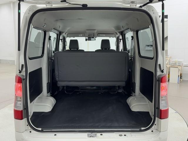 タウンエースバン ＧＬ　プリクラッシュ　ＬＥＤランプ　助手席エアバック　パワーウィンド　リモコンキー　アイストップ　メモリナビ　ナビＴＶ　イモビライザー　パワーステアリング　フルセグテレビ　バックカメラ　エアバック　ＥＴＣ（17枚目）