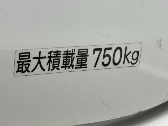 タウンエースバン ＧＬ　プリクラッシュ　ＬＥＤランプ　助手席エアバック　パワーウィンド　リモコンキー　アイストップ　メモリナビ　ナビＴＶ　イモビライザー　パワーステアリング　フルセグテレビ　バックカメラ　エアバック　ＥＴＣ（18枚目）