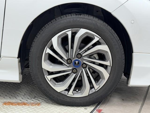 アクア X 踏み間違い防止 100V イモビ ナビ&TV ドライブレコーダー フルセグ 点検記録簿 LEDヘッドライト スマートキー 横滑り防止機能 キーレスエントリー アルミホイール オートクルーズ ETC(18枚目)