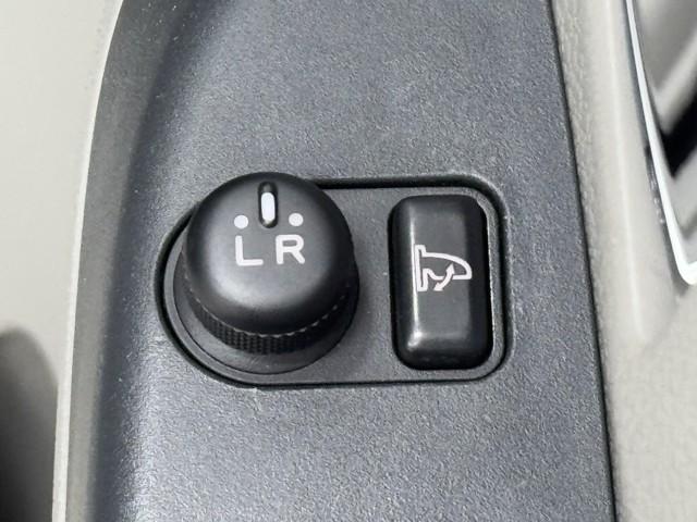 ピクシスエポック Ｘ　ＳＡ　誤発進抑制機能　ワンセグテレビ　ＡＵＸ　Ａストップ　ＰＷ　リモコンキー　ナビＴＶ　ＡＢＳ付き　横滑り防止　アルミ　メモリーナビ　エアバッグ　パワーステアリング　エアコン　助手席エアバッグ（10枚目）