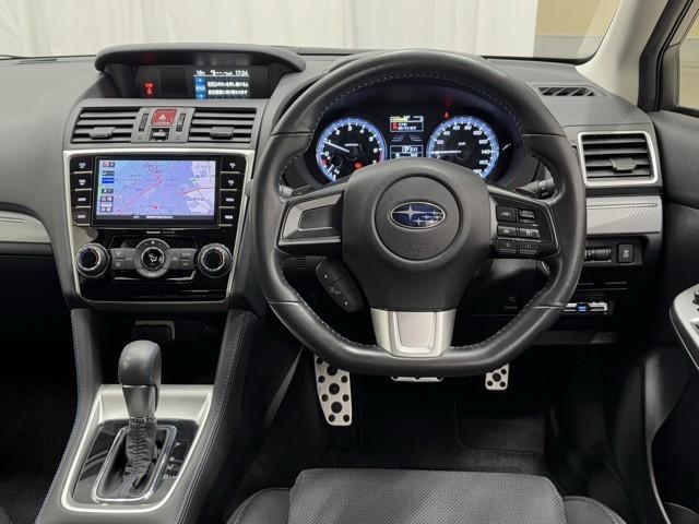 レヴォーグ 1.6GT-Sアイサイト 後カメラ ETC装備 Pシート 横滑防止装置 軽減ブレーキ DVD視聴 アクセスキー 地デジTV ミュージックプレイヤー接続可 フルオートエアコン ナビTV イモビライザー パワーウィンドウ アルミ(4枚目)