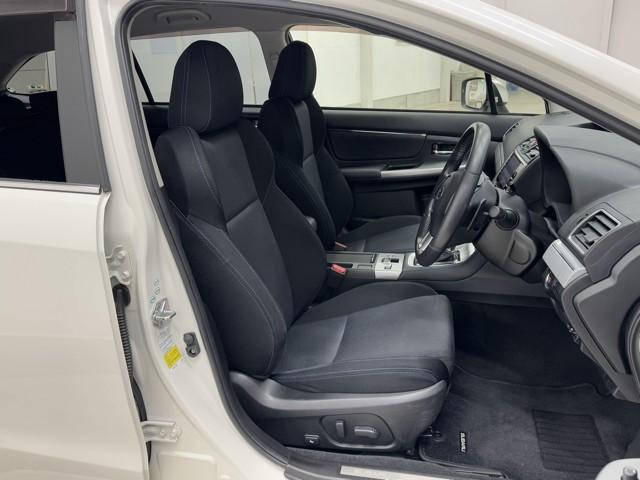 レヴォーグ 1.6GT-Sアイサイト 後カメラ ETC装備 Pシート 横滑防止装置 軽減ブレーキ DVD視聴 アクセスキー 地デジTV ミュージックプレイヤー接続可 フルオートエアコン ナビTV イモビライザー パワーウィンドウ アルミ(16枚目)