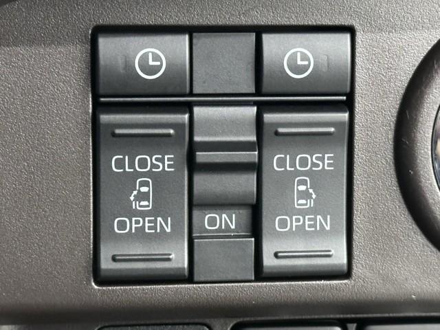 ルーミー Ｇ　追突軽減ブレーキ　パワステ　Ａストップ　ＬＥＤライト　ＴＶ　Ｒカメラ　記録簿付　横滑り防止システム　ドライブレコーダー　エアバック　セキュリティーアラーム　パワーウィンドウ　運転席助手席エアバック（12枚目）