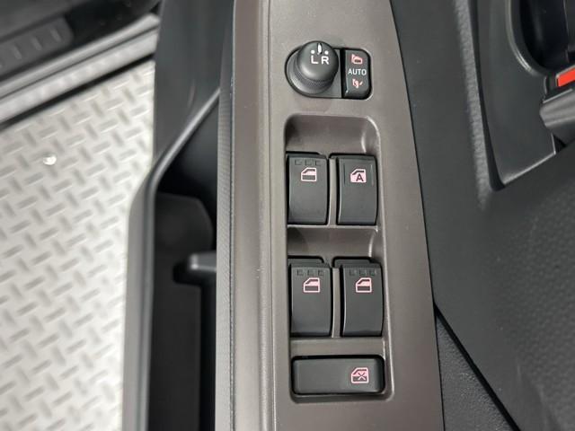 ルーミー Ｇ　追突軽減ブレーキ　パワステ　Ａストップ　ＬＥＤライト　ＴＶ　Ｒカメラ　記録簿付　横滑り防止システム　ドライブレコーダー　エアバック　セキュリティーアラーム　パワーウィンドウ　運転席助手席エアバック（13枚目）