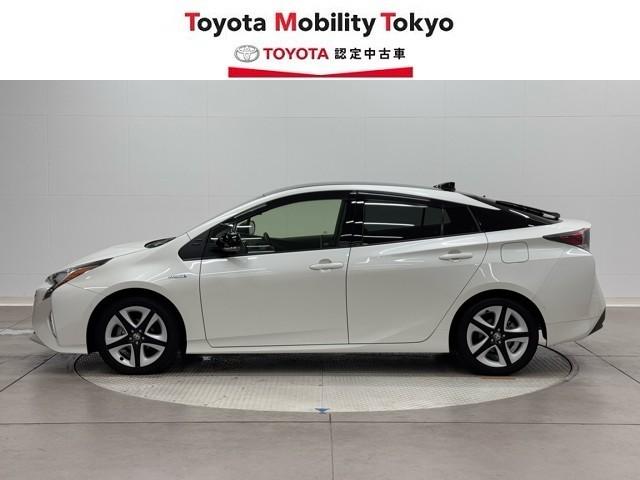 プリウス Ｓセーフティプラス　ツートーン　ナビ＆ＴＶ　衝突回避支援　横滑り防止装置　ドライブレコーダー　ＬＥＤヘッド　クルーズコントロール　フルセグＴＶ　Ｂカメラ　ＥＴＣ　アルミ　盗難防止　ＤＶＤ　スマートキー　オートエアコン　エアバッグ（3枚目）