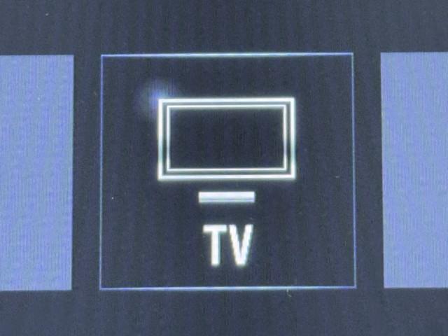 プリウス Ｓセーフティプラス　ツートーン　ナビ＆ＴＶ　衝突回避支援　横滑り防止装置　ドライブレコーダー　ＬＥＤヘッド　クルーズコントロール　フルセグＴＶ　Ｂカメラ　ＥＴＣ　アルミ　盗難防止　ＤＶＤ　スマートキー　オートエアコン　エアバッグ（8枚目）