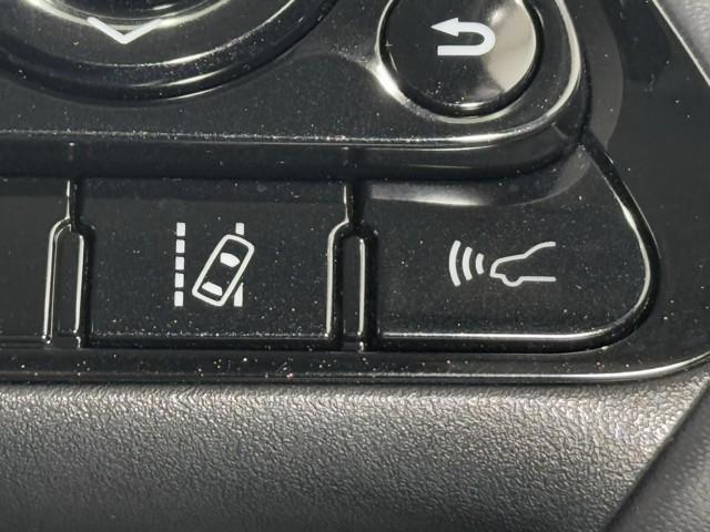 プリウス Ｓセーフティプラス　ツートーン　ナビ＆ＴＶ　衝突回避支援　横滑り防止装置　ドライブレコーダー　ＬＥＤヘッド　クルーズコントロール　フルセグＴＶ　Ｂカメラ　ＥＴＣ　アルミ　盗難防止　ＤＶＤ　スマートキー　オートエアコン　エアバッグ（13枚目）