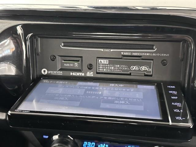 使い易いＣＤが再生できるステレオは音質も良好です！　長時間のドライブもお気に入りの音楽が有れば楽しくドライブできちゃいますね。　でも、安全の為にも音量は控えめに。