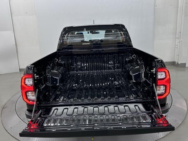 いろんな用途に使えるトラックの荷台ですよ。　広々とした荷台に多種多様な荷物を詰め込むことができますよ。