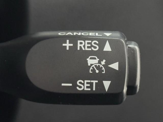 ＧＲ８６ ＳＺ　地上デジタル　スマートキ－　クルコン　ＬＥＤヘッドライト　ナビ＆ＴＶ　横滑防止装置　ＥＴＣ　フルオートエアコン　ドラレコ　アルミ　ＤＶＤ再生　ミュージックプレイヤー接続可　盗難防止装置　エアーバッグ（11枚目）