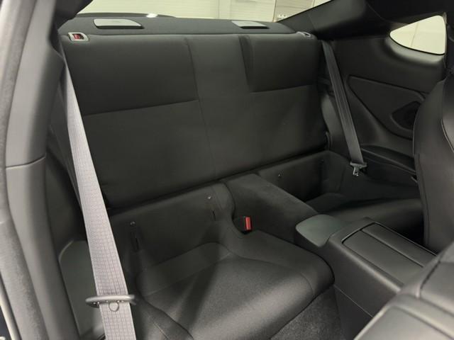 ＧＲ８６ ＳＺ　地上デジタル　スマートキ－　クルコン　ＬＥＤヘッドライト　ナビ＆ＴＶ　横滑防止装置　ＥＴＣ　フルオートエアコン　ドラレコ　アルミ　ＤＶＤ再生　ミュージックプレイヤー接続可　盗難防止装置　エアーバッグ（15枚目）