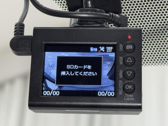 ノア Ｘ　ブレーキサポート　イモビライザー　アイドリングストッ　ＤＶＤ再生可　ＡＵＸ　デュアルエアコン　ワンオーナー車　クルーズＣ　バックモニタ－　地デジＴＶ　ＬＥＤランプ　オートエアコン　ＥＳＣ　フルフラット（10枚目）