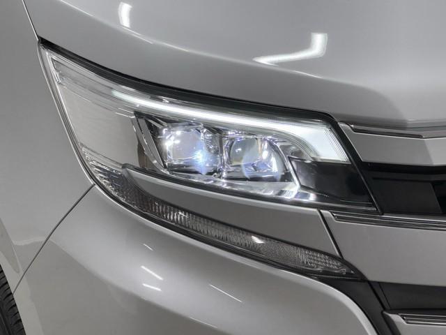 ノア Ｘ　ブレーキサポート　イモビライザー　アイドリングストッ　ＤＶＤ再生可　ＡＵＸ　デュアルエアコン　ワンオーナー車　クルーズＣ　バックモニタ－　地デジＴＶ　ＬＥＤランプ　オートエアコン　ＥＳＣ　フルフラット（18枚目）