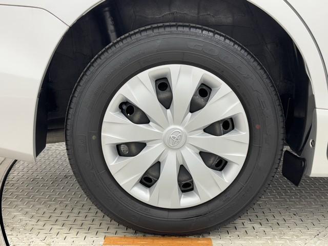 ノア Ｘ　ブレーキサポート　イモビライザー　アイドリングストッ　ＤＶＤ再生可　ＡＵＸ　デュアルエアコン　ワンオーナー車　クルーズＣ　バックモニタ－　地デジＴＶ　ＬＥＤランプ　オートエアコン　ＥＳＣ　フルフラット（19枚目）