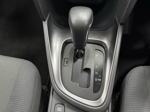 ヤリスクロス Ｇ　ＥＴＣ装備　リヤカメラ　スマートエントリー　イモビライザー　オートエアコン　アルミホイール　キーレス　パワーウィンドウ　クルコン　ＡＢＳ　ドライブレコーダー　エアバッグ　パワーステアリング（13枚目）