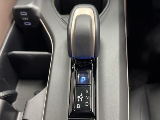 クラウンクロスオーバー Ｇアドバンスド・レザーパッケージ　ＴＳＳ　レザー　フルセグＴＶ　パワーシート　ＬＥＤヘッドライト　クルーズコントロール　Ｂカメラ　ドライブレコーダ　オートエアコン　アルミホイル　ワンオーナー　ＥＴＣ付　横滑り防止装置　４ＷＤ　ＴＶ（10枚目）