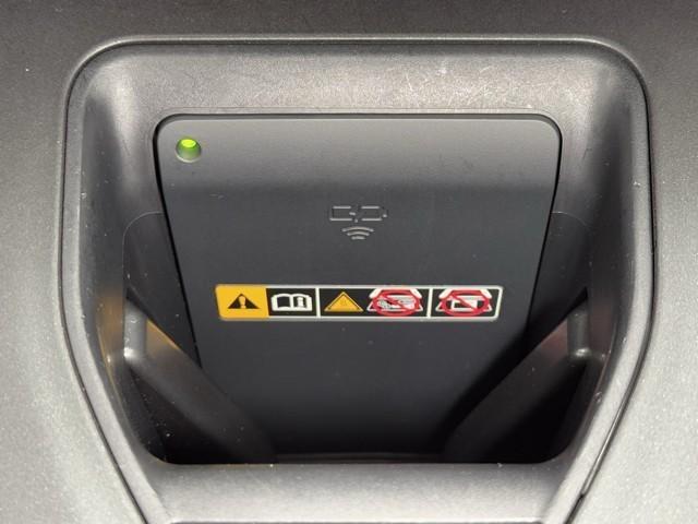 クラウンクロスオーバー Ｇアドバンスド・レザーパッケージ　ＴＳＳ　レザー　フルセグＴＶ　パワーシート　ＬＥＤヘッドライト　クルーズコントロール　Ｂカメラ　ドライブレコーダ　オートエアコン　アルミホイル　ワンオーナー　ＥＴＣ付　横滑り防止装置　４ＷＤ　ＴＶ（12枚目）