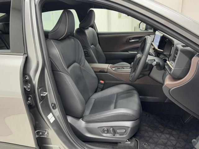 クラウンクロスオーバー Ｇアドバンスド・レザーパッケージ　ＴＳＳ　レザー　フルセグＴＶ　パワーシート　ＬＥＤヘッドライト　クルーズコントロール　Ｂカメラ　ドライブレコーダ　オートエアコン　アルミホイル　ワンオーナー　ＥＴＣ付　横滑り防止装置　４ＷＤ　ＴＶ（15枚目）