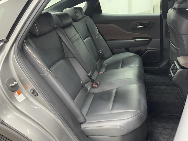 クラウンクロスオーバー Ｇアドバンスド・レザーパッケージ　ＴＳＳ　レザー　フルセグＴＶ　パワーシート　ＬＥＤヘッドライト　クルーズコントロール　Ｂカメラ　ドライブレコーダ　オートエアコン　アルミホイル　ワンオーナー　ＥＴＣ付　横滑り防止装置　４ＷＤ　ＴＶ（16枚目）