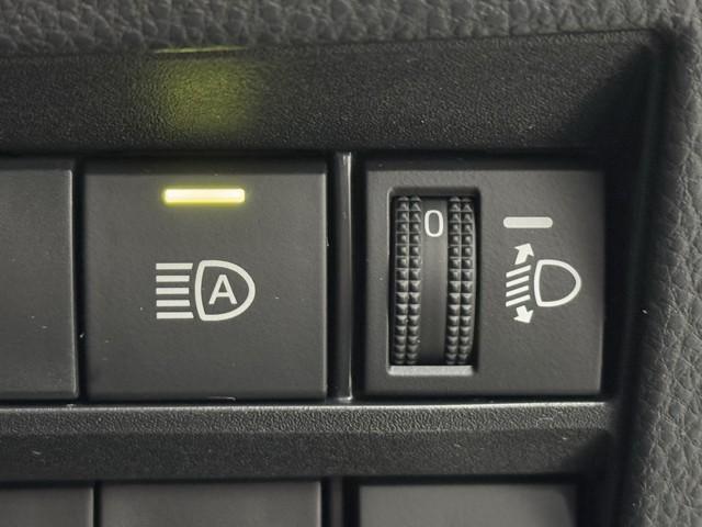 ノア ハイブリッドＧ　Ｗエアコン　カラーバックモニター　アルミホイール　盗難防止装置　クルコン　キーレス　記録簿　スマートキ－　フルセグテレビ　両側電動ドア　ＬＥＤライト　ＴＶ　ＴＳＳ　オートエアコン　ＤＶＤ再生　ＥＴＣ（8枚目）