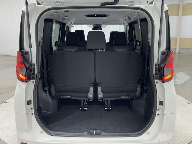 ノア ハイブリッドＧ　Ｗエアコン　カラーバックモニター　アルミホイール　盗難防止装置　クルコン　キーレス　記録簿　スマートキ－　フルセグテレビ　両側電動ドア　ＬＥＤライト　ＴＶ　ＴＳＳ　オートエアコン　ＤＶＤ再生　ＥＴＣ（16枚目）