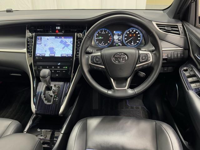 ハリアー プログレス　スタイルブルーイッシュ　ＡＣ　ＬＥＤランプ　ワンオーナー　アイドリングストップ　ＤＶＤ再生　バックカメラ　ドライブレコーダー　ミュージックプレイヤー接続可　フルセグ　パワーシート　メモリーナビ　記録簿　ＥＴＣ　スマートキー（4枚目）