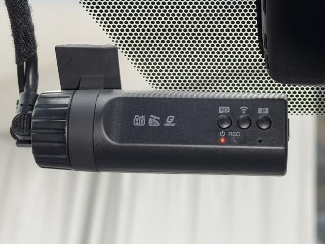 ハリアー プログレス　スタイルブルーイッシュ　ＡＣ　ＬＥＤランプ　ワンオーナー　アイドリングストップ　ＤＶＤ再生　バックカメラ　ドライブレコーダー　ミュージックプレイヤー接続可　フルセグ　パワーシート　メモリーナビ　記録簿　ＥＴＣ　スマートキー（8枚目）