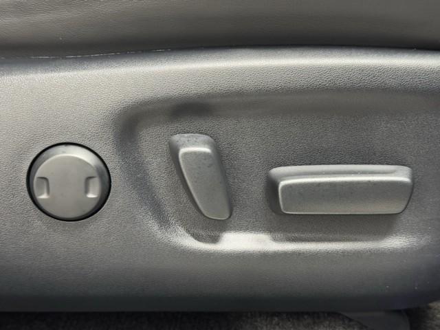 ハリアー プログレス　スタイルブルーイッシュ　ＡＣ　ＬＥＤランプ　ワンオーナー　アイドリングストップ　ＤＶＤ再生　バックカメラ　ドライブレコーダー　ミュージックプレイヤー接続可　フルセグ　パワーシート　メモリーナビ　記録簿　ＥＴＣ　スマートキー（16枚目）