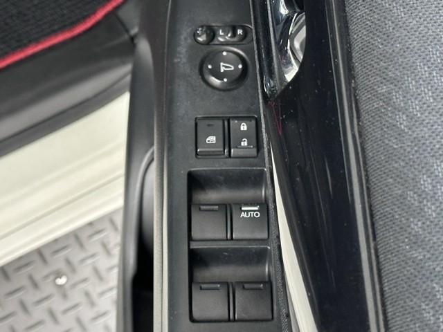 Ｎ－ＢＯＸカスタム Ｇ・Ａパッケージ　追突被害軽減ブレーキ　ｉストップ　サイドＳＲＳ　両側電動ドア　運転席エアバッグ　横滑り防止装置付き　メモリナビ　地デジ　アルミホイール　パワーウインドウ　ナビテレビ　ＤＶＤ　キーレス　盗難防止システム（13枚目）