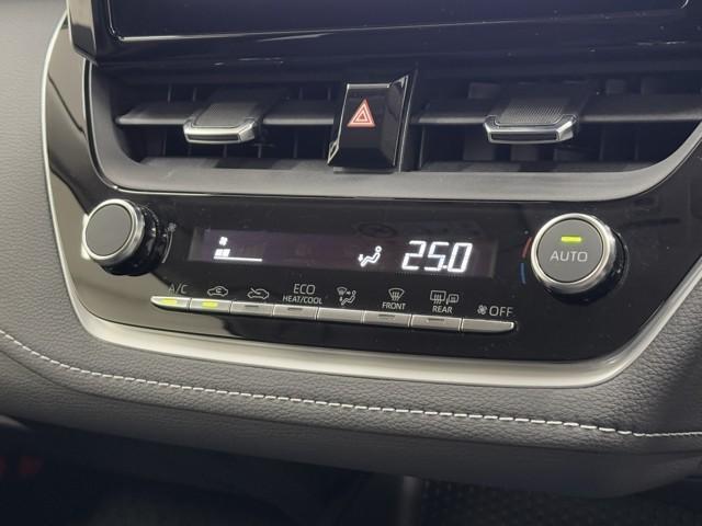 カローラツーリング ハイブリッド G エアバッグ ABS 記録簿 盗難防止装置 衝突被害軽減ブレーキ オートクルーズコントロール ETC 地デジ フルオートエアコン バックカメラ LED ミュージックプレイヤー接続可 スマートキー TV(9枚目)