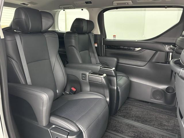 アルファードハイブリッド ＳＲ　Ｃパッケージ　点検記録簿　ワンオナ　バックモニター　オートエアコン　ＬＥＤ　横滑り防止機能　ＡＢＳ　イモビ　ＡＣ１００Ｖ電源　アルミ　ドライブレコーダー　ナビ＆ＴＶ　４ＷＤ　ミュージックプレイヤー接続可　３列シート（16枚目）
